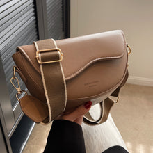 Load image into Gallery viewer, Small Leather Saddle Armpit Bags Vintage Women Shoulder Crossbody Bag Underbag Lady Handbags Vintage Underarm Handbags
