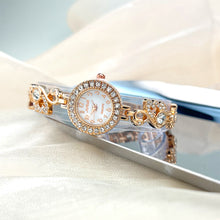 Load image into Gallery viewer, Retro Quartz Watch With Swam Shape Strap Ladies Bracelet Watches Women High Quality Silver Wristwatch Vintage Female Clock
