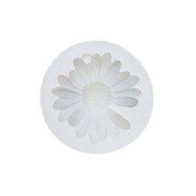 Load image into Gallery viewer, Daisy Scented Candle Daisy Silicone Candle Mold Aromatherapy Soap Mold for Candle Making Kit DIY Flower Handmade Candle Mold
