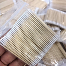 Load image into Gallery viewer, 100Pcs Disposable Ultra-small Cotton Swab Brush Lint Free Micro Wood Makeup Brushes Eyelash Extension Glue Removing Tools
