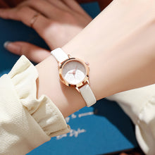 Load image into Gallery viewer, Women's Watch Simple Small Retro Leather Belt Female Watch Round Dial Wordless Quartz Watch Wristwatches for Women
