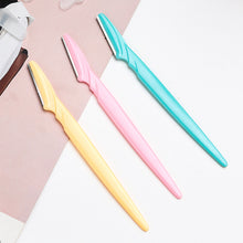 Load image into Gallery viewer, 30 Pcs Eyebrow Razor For Women Multipurpose Exfoliating Dermaplaning Tools And Facial Razor With Precision Cover Safety Beauty
