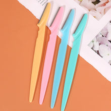 Load image into Gallery viewer, 30 Pcs Eyebrow Razor For Women Multipurpose Exfoliating Dermaplaning Tools And Facial Razor With Precision Cover Safety Beauty
