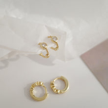 Load image into Gallery viewer, Elegant Rhombus Earrings For Women Geometric Hoop Earrings Temperament Exquisite Pierced Ear Cuff Sexy Fashion Jewelry Accessories Gift
