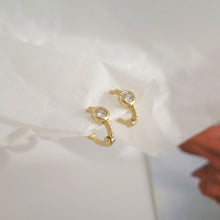 Load image into Gallery viewer, Elegant Rhombus Earrings For Women Geometric Hoop Earrings Temperament Exquisite Pierced Ear Cuff Sexy Fashion Jewelry Accessories Gift
