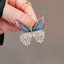 Load image into Gallery viewer, Fashion Flying Butterfly Brooch For Women Luxury Crystal Tassel Lapel Pins Animal Insect Brooches Beautiful Wedding Jewelry Lovely Accessories
