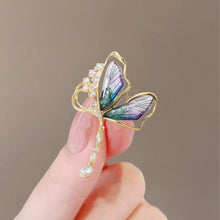 Load image into Gallery viewer, Fashion Flying Butterfly Brooch For Women Luxury Crystal Tassel Lapel Pins Animal Insect Brooches Beautiful Wedding Jewelry Lovely Accessories
