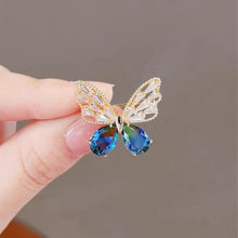 Load image into Gallery viewer, Fashion Flying Butterfly Brooch For Women Luxury Crystal Tassel Lapel Pins Animal Insect Brooches Beautiful Wedding Jewelry Lovely Accessories
