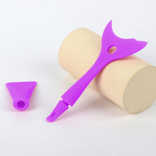 Load image into Gallery viewer, Multifunctional Silicone Eye Makeup Aid Convenient Eyeliner Eyeshadow Mascara Baffle Auxiliary Tool Portable Beauty Makeup Tool
