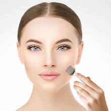 Load image into Gallery viewer, Stainless Steel Pore Cleaning Tool Blackhead and Acne Cleaner Acne Cleaning and Beauty Shovel Makeup Remover Tool
