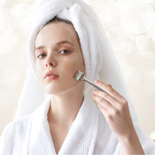 Load image into Gallery viewer, Stainless Steel Pore Cleaning Tool Blackhead and Acne Cleaner Acne Cleaning and Beauty Shovel Makeup Remover Tool

