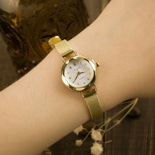 Load image into Gallery viewer, Women Fashionable Versatile Quartz Watch Alloy Circular Dial Stainless Steel Watchband Simple Casual Wristwatch
