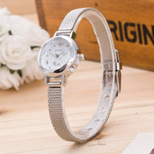 Load image into Gallery viewer, Women Fashionable Versatile Quartz Watch Alloy Circular Dial Stainless Steel Watchband Simple Casual Wristwatch
