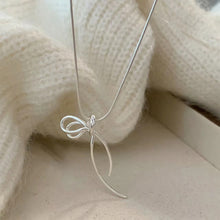 Load image into Gallery viewer, Minimalist Bow Necklace Female Fashion Niche Design Snake Bone Chain Female Birthday Gift Necklace Accessories
