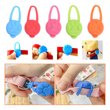 Load image into Gallery viewer, Pet Night Walking Warning Light Pendant Dog Puppy Led Silicone Glowing Collar Safety Flashing Pendant Outdoor Hiking Backpack Bag Lights
