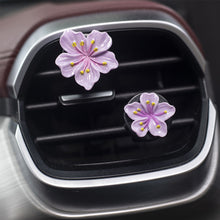 Load image into Gallery viewer, Car Interior Peach Flower Daisy Flower Perfume Clip Car Aromatherapy Air Conditioner Fresh Car Decoration Auto Aromatizante Para
