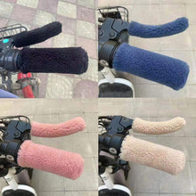 Load image into Gallery viewer, 4Pcs Universal Motorcycle Electric Vehicle Handle Covers Handlebar Cover Coldproof Warm Padded Models Winter
