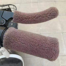 Load image into Gallery viewer, 4Pcs Universal Motorcycle Electric Vehicle Handle Covers Handlebar Cover Coldproof Warm Padded Models Winter

