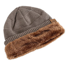 Load image into Gallery viewer, Winter Comfortable Warm Velvet Knitted Hat Casual Versatile Solid Color Knitted Hat Outdoor Windproof Warm Hat for Men
