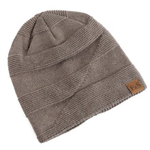 Load image into Gallery viewer, Winter Comfortable Warm Velvet Knitted Hat Casual Versatile Solid Color Knitted Hat Outdoor Windproof Warm Hat for Men
