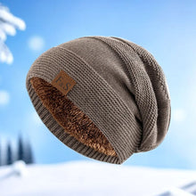 Load image into Gallery viewer, Winter Comfortable Warm Velvet Knitted Hat Casual Versatile Solid Color Knitted Hat Outdoor Windproof Warm Hat for Men

