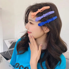 Load image into Gallery viewer, 6pcs Colorful Alligator Hair Clips Clamps Hairdressing Professional Salon Hair Grip Crocodile Hairpins Hair Barber Accessories
