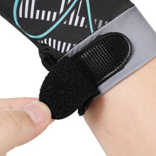 Load image into Gallery viewer, 1PC Professional Three-Finger Billiard Gloves For Left Hand Breathable Non-Slip Snooker Gloves Self-Adhesive Cloth Fixed
