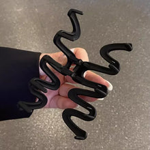 Load image into Gallery viewer, Simple Niche Curvilinear Shape Hairpin Hair Claw Clip Solid Color Durable Headwear Hair Clip Hair Accessory for Women
