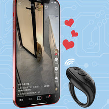 Load image into Gallery viewer, Bluetooth 5.3 Wireless Fingerband Remote Control Portable Fingertip Selfie Controller Take Photos Video Like Turn Page Controller
