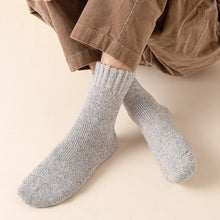Load image into Gallery viewer, Men's Mid-tube Socks Autumn Winter Thickened Fleeced Warm Looped Stockings Comfortable Breathable Cold Resistant Socks
