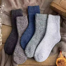 Load image into Gallery viewer, Men's Mid-tube Socks Autumn Winter Thickened Fleeced Warm Looped Stockings Comfortable Breathable Cold Resistant Socks
