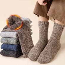 Load image into Gallery viewer, Men's Mid-tube Socks Autumn Winter Thickened Fleeced Warm Looped Stockings Comfortable Breathable Cold Resistant Socks

