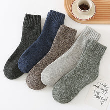 Load image into Gallery viewer, Men's Mid-tube Socks Autumn Winter Thickened Fleeced Warm Looped Stockings Comfortable Breathable Cold Resistant Socks
