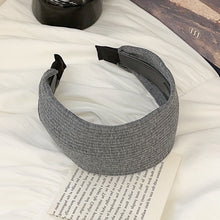 Load image into Gallery viewer, Vintage Knitted Wide Edge Hair Band Fashionable Temperamental Hair Hoop Headband Headwear Hair Accessories for Women
