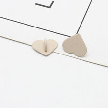 Load image into Gallery viewer, Adhesive Metal Heart Phone Charm Holder Mobile Phone Case Finger Ring Stand Hooks Buckle Charms Clasp DIY Accessories String
