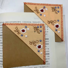 Load image into Gallery viewer, Creative Personalized Handmade Embroidery Corner Bookmark Felt Triangle Marker Bookmark Reading Enthusiast Gift
