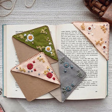 Load image into Gallery viewer, Creative Personalized Handmade Embroidery Corner Bookmark Felt Triangle Marker Bookmark Reading Enthusiast Gift
