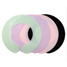 Load image into Gallery viewer, Silicone Neck Protection Shawl Hair Cutting Dyeing Neck Cape Washable Self-adhesive Soft Silicone Pad Hair Styling Tool
