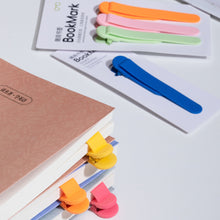 Load image into Gallery viewer, Silicone Bookmark Clip Automatically Follows Notebook Page Divider with Pen Holder Page Flipping for School
