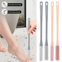 Load image into Gallery viewer, Toe Seam Cleaning Brush Relieve Itching Exfoliate Extended Handle Soft Rubber Brush Head Convenient Storable Foot Cleaning Tool
