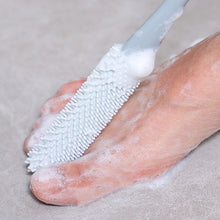 Load image into Gallery viewer, Toe Seam Cleaning Brush Relieve Itching Exfoliate Extended Handle Soft Rubber Brush Head Convenient Storable Foot Cleaning Tool
