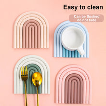 Load image into Gallery viewer, Rainbow Silicone Heat-insulation Pad Detachable Spliceable Durable High Temperature Resistant Household Dining Heat-resistant Mat
