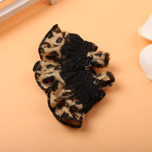 Load image into Gallery viewer, Suitable for 17cm Labubu Doll Clothes Fashion Clothing Wild Leopard Pattern Mini Skirt Set Edgy Cute Dolls Mini Fashion Accessories
