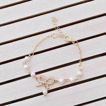 Load image into Gallery viewer, Suitable for 17cm Labubu Doll Clothes Fashion Clothing Black Cat Hair Clip with Pearl Choker Necklace Mini Cute Doll Fashion Accessories
