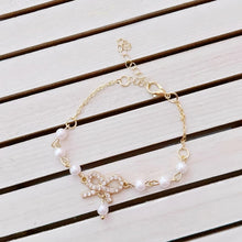Load image into Gallery viewer, Suitable for 17cm Labubu Doll Clothes Fashion Clothing Black Cat Hair Clip with Pearl Choker Necklace Mini Cute Doll Fashion Accessories
