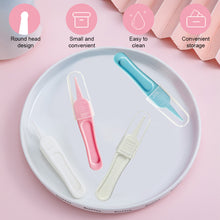 Load image into Gallery viewer, Baby Nose Cleaning Tweezers Infant Ear Nose Navel Clean Tool Safe Baby Dig Booger Clips Snot Removal Newborn Cleaning Supplies
