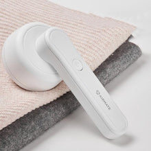 Load image into Gallery viewer, USB Rechargeable Electric Lint Remover Fluff Pellets Cut Fuzz Pellet Trimmer Machine Portable Sweater Shaver Fuzz Spooling Machine Pellets Removal Cutter
