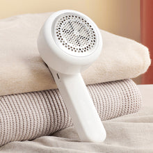 Load image into Gallery viewer, USB Rechargeable Electric Lint Remover Fluff Pellets Cut Fuzz Pellet Trimmer Machine Portable Sweater Shaver Fuzz Spooling Machine Pellets Removal Cutter
