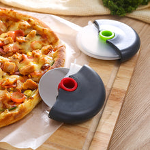 Load image into Gallery viewer, Stainless Steel Pizza Bread Knife Easy-Clean Compact Household Kitchen Gadget Creative Round Roller Knife Pancake Knife with Safety Cover

