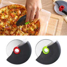 Load image into Gallery viewer, Stainless Steel Pizza Bread Knife Easy-Clean Compact Household Kitchen Gadget Creative Round Roller Knife Pancake Knife with Safety Cover
